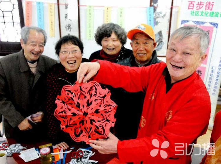 引力播